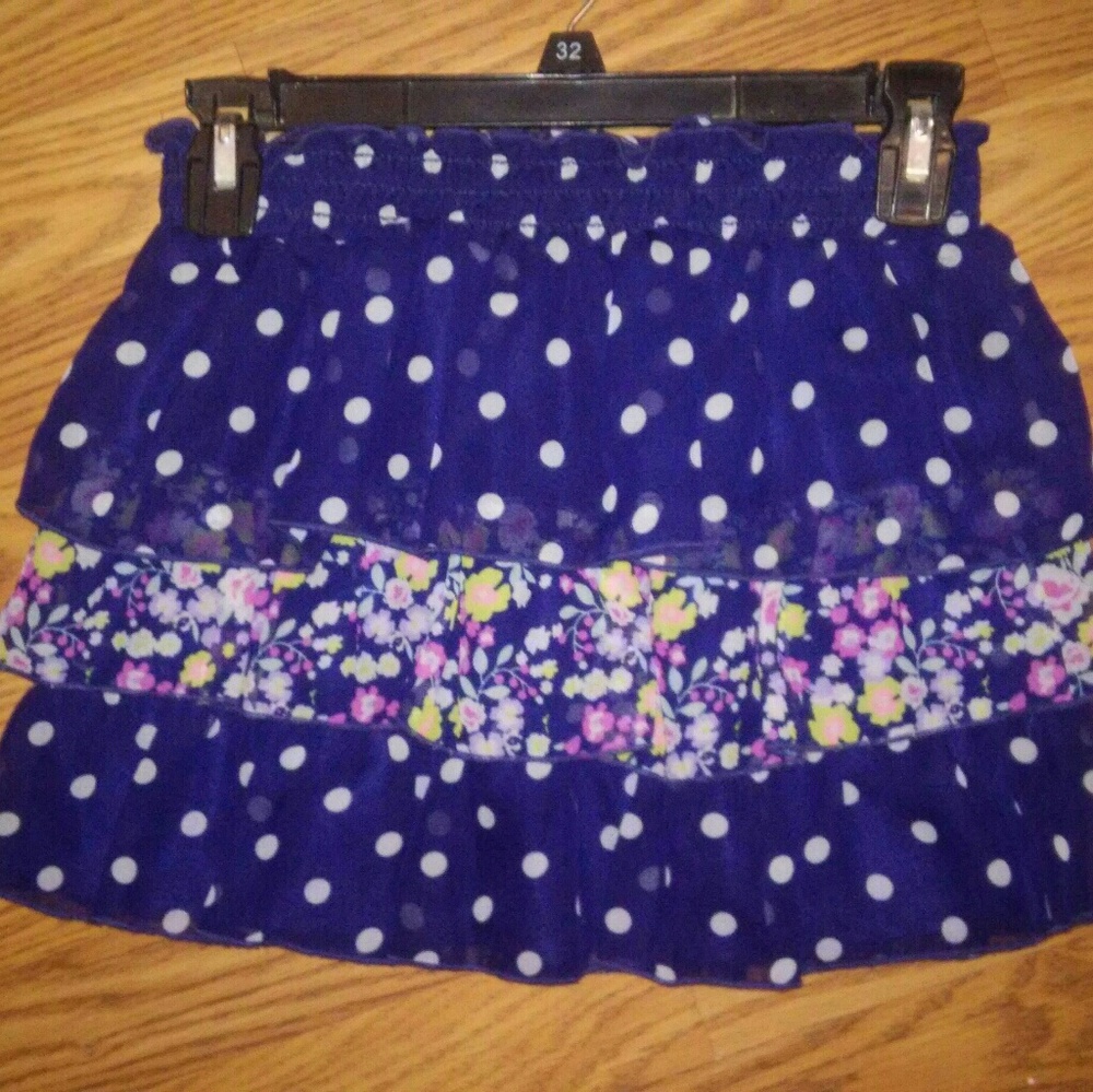 Cute skirt.